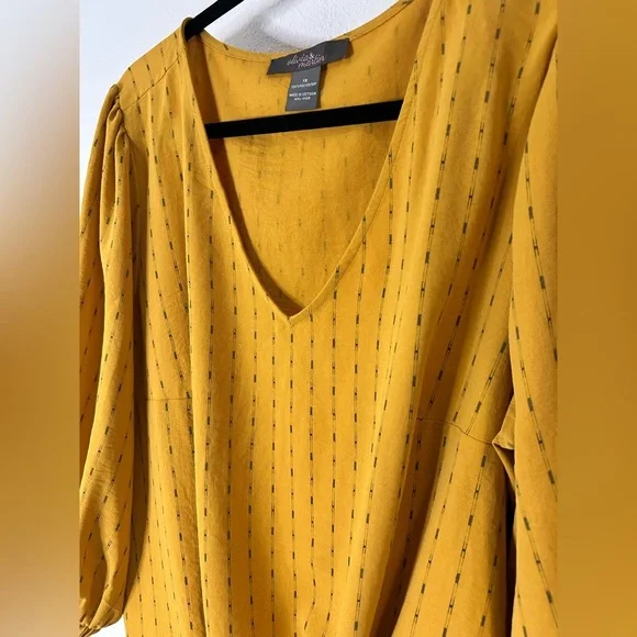 Olivia and Martin Mustard Yellow V-Neck Tie-Front Blouse Size 1X - Picture 4 of 7